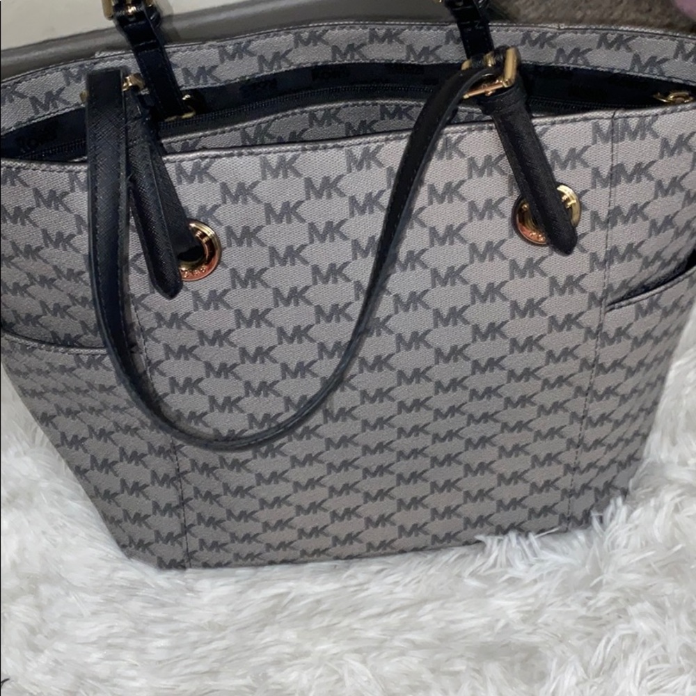 MK Large Tote ❤️ open to offers